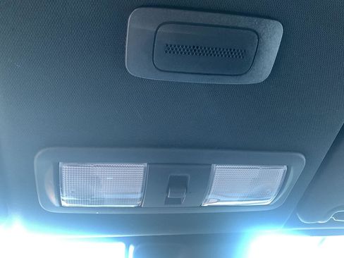 Used 2023 Nissan Frontier SV w/ Midnight Edition Package image 14