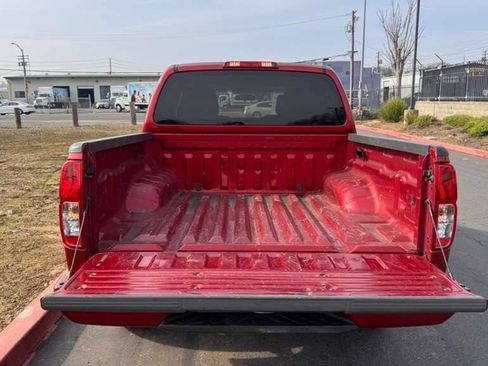 Used 2012 Nissan Frontier SV w/ Sport Appearance Pkg RWD image 14