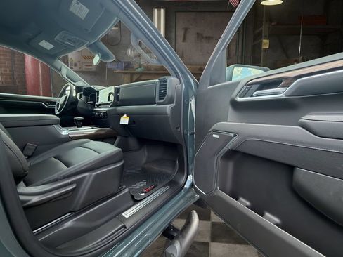 Certified 2026 Chevrolet Silverado 1500 LT Trail Boss w/ Convenience Package II AWD/4WD image 17