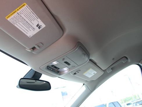Used 2020 Buick Enclave Essence FWD image 19
