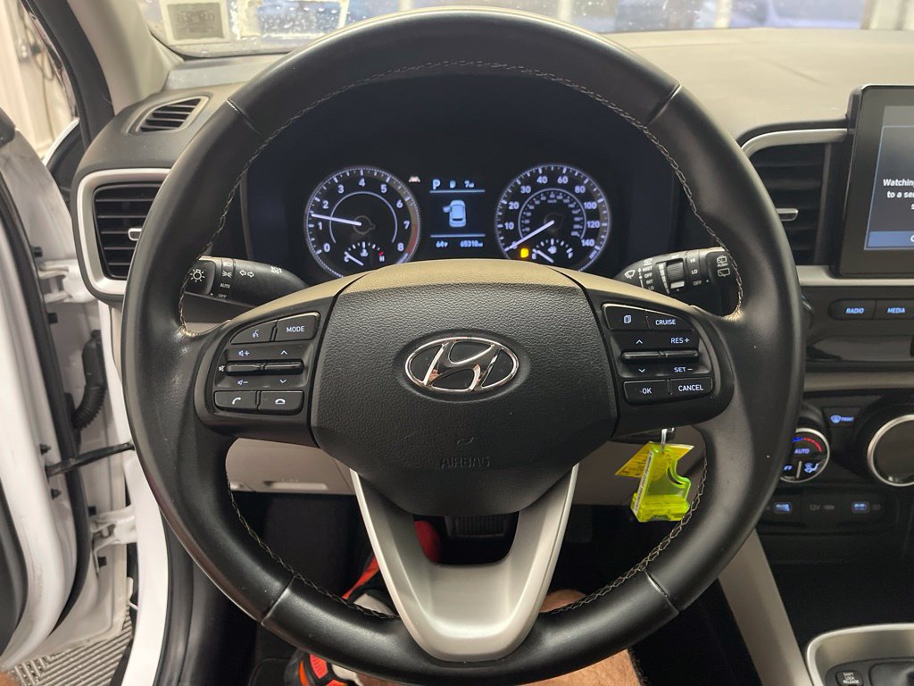 Used 2022 Hyundai Venue SEL w/ Cargo Package FWD image 22