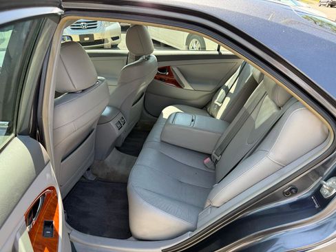 Used 2010 Toyota Camry XLE image 11