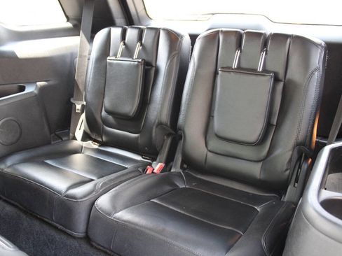 Used 2016 Ford Explorer XLT w/ Equipment Group 202A image 14