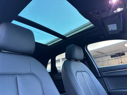 Used 2023 Audi Q3 2.0T Premium w/ Convenience Package image 17