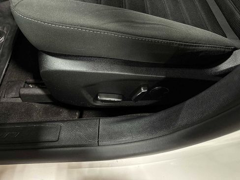 Used 2020 Ford Fusion SE image 24