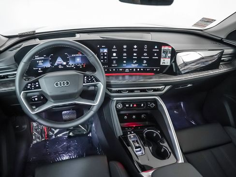 New 2025 Audi Q5 Premium Plus image 17