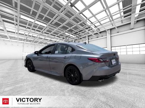 Used 2026 Toyota Camry SE FWD image 5