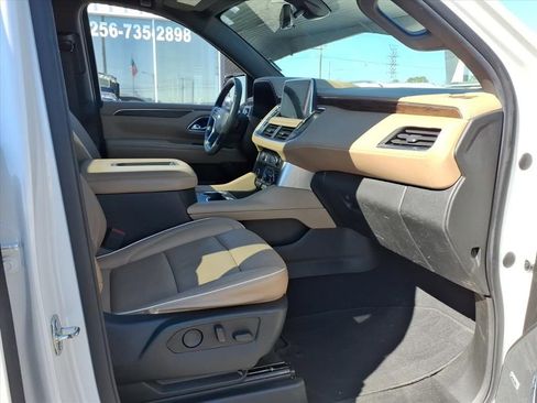 Used 2021 Chevrolet Suburban Premier w/ Premium Package image 10