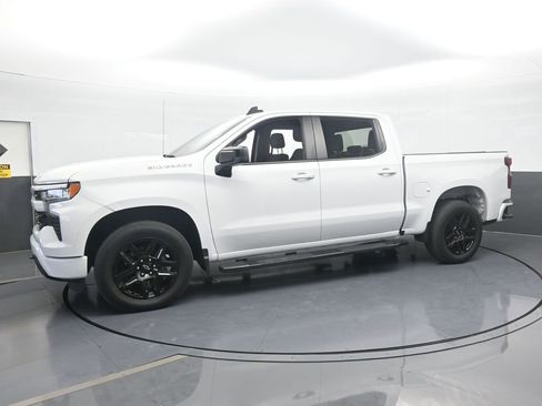 Used 2023 Chevrolet Silverado 1500 RST image 2