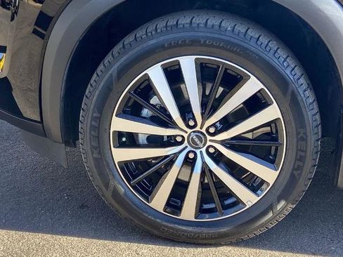 Used 2023 Nissan Pathfinder Platinum image 30