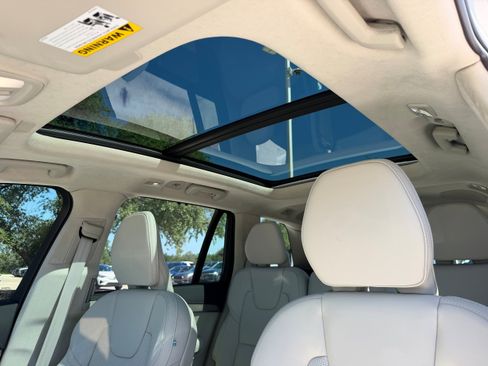 Certified 2024 Volvo XC90 B6 Ultimate w/ Lounge Package AWD/4WD image 25