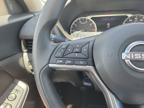 Used 2025 Nissan Sentra SV FWD image 23