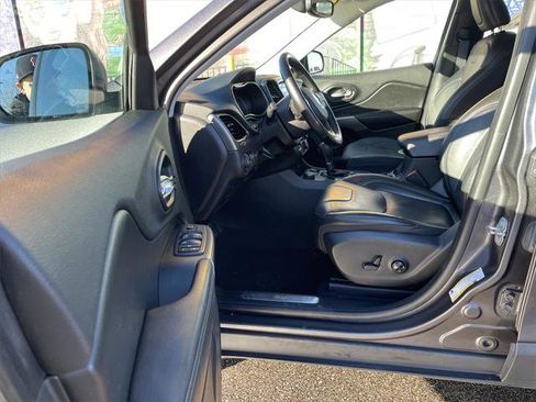 Certified 2019 Jeep Cherokee Limited image 14