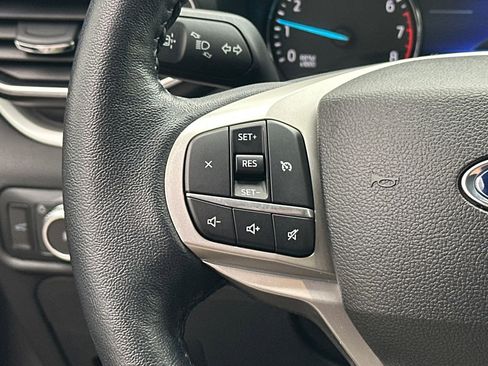 Certified 2022 Ford Explorer XLT w/ Equipment Group 202A image 27