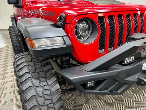 Used 2023 Jeep Wrangler Unlimited Rubicon AWD/4WD image 3