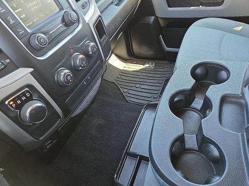 Used 2020 RAM 1500 Classic SLT RWD image 25