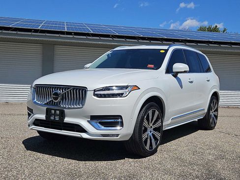 Used 2025 Volvo XC90 B6 Plus w/ Protection Package Premier AWD/4WD image 2