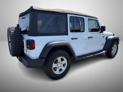 Used 2018 Jeep Wrangler Unlimited Sport S AWD/4WD image 3