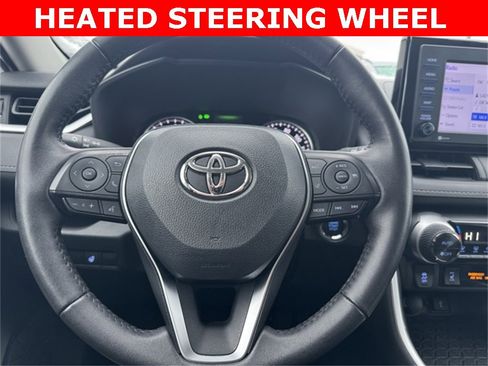 Used 2022 Toyota RAV4 XLE w/ XLE Grade Weather Package image 20