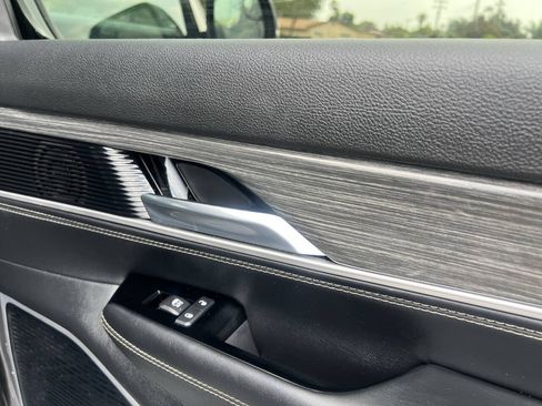 Used 2022 Jeep Wagoneer Series II w/ Premium Group I AWD/4WD image 27