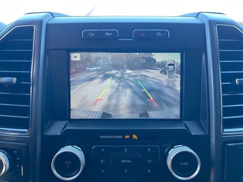 Used 2018 Ford F150 XLT w/ Equipment Group 302A Luxury image 6