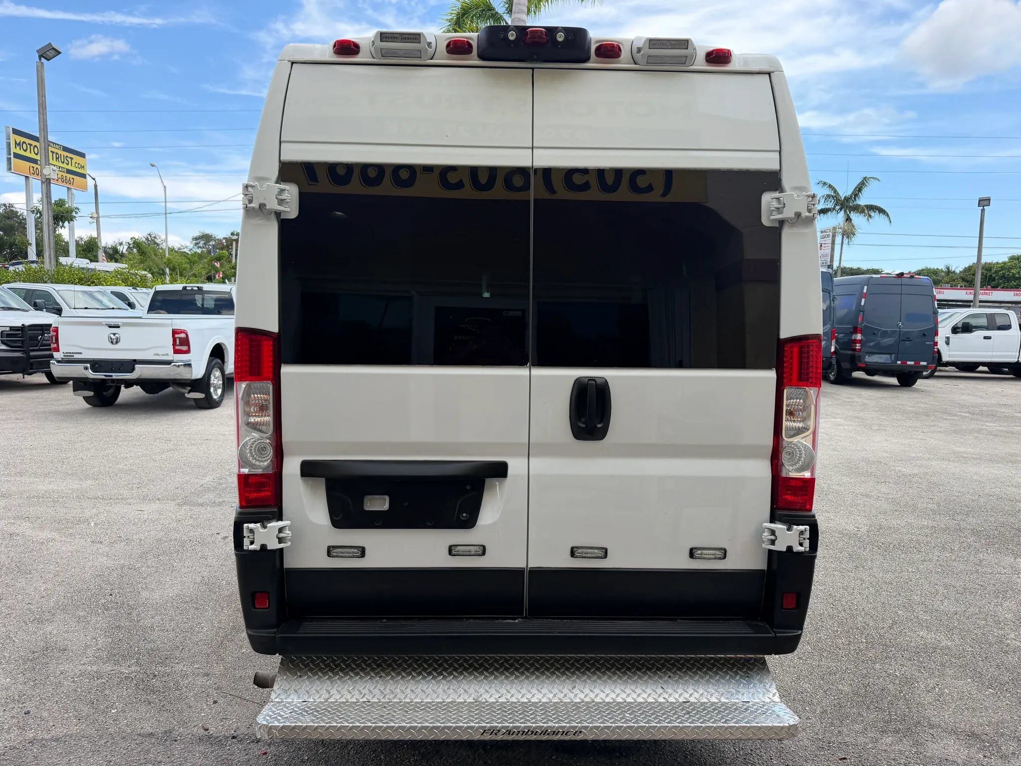 Used 2023 RAM ProMaster 2500 FWD image 7