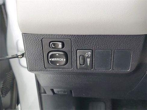 Used 2016 Toyota RAV4 XLE image 33