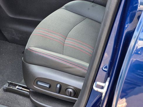 Used 2022 Chevrolet Equinox RS w/ Infotainment Package image 23