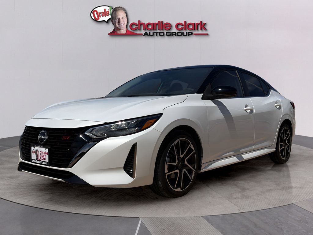 Used 2025 Nissan Sentra SR FWD image 1