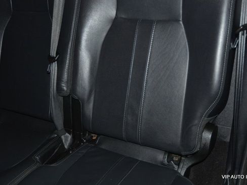 Used 2015 Land Rover LR4 HSE image 25