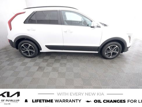 New 2026 Kia Niro EX image 4