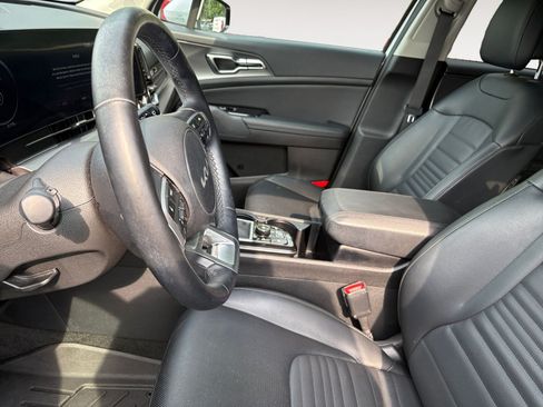 Used 2023 Kia Sportage SX FWD image 9