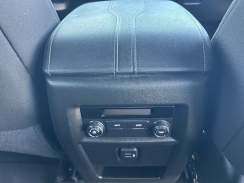Certified 2023 Chevrolet Traverse LT FWD image 15