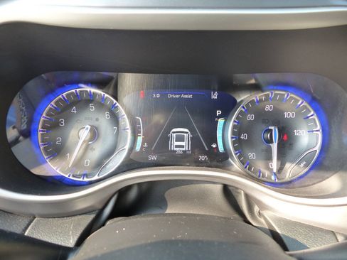 Used 2026 Chrysler Pacifica Select FWD image 27