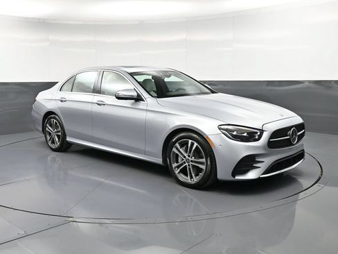 Used 2023 Mercedes-Benz E 350 4MATIC Sedan image 10