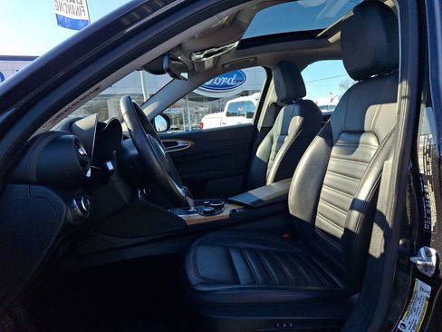 Used 2017 Alfa Romeo Giulia Ti w/ TI Lusso Light Wood Package image 14