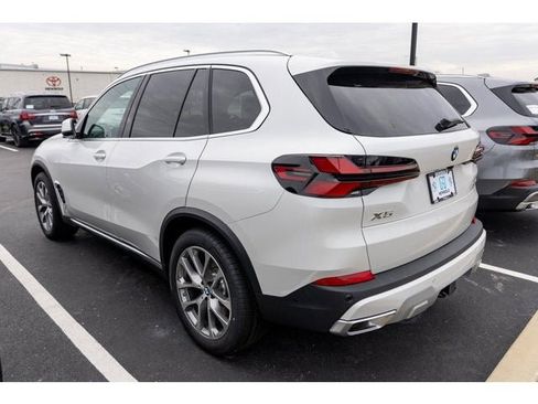 New 2026 BMW X5 xDrive40i w/ Premium Package image 5