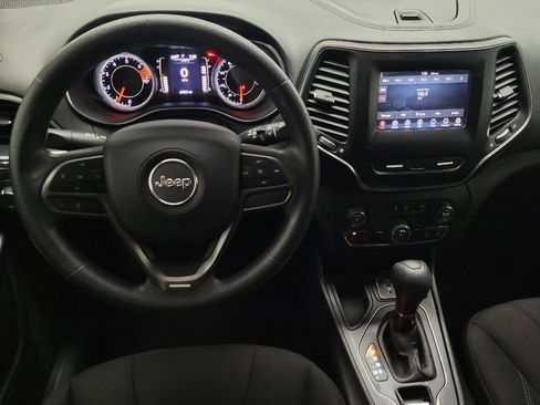 Used 2020 Jeep Cherokee Latitude FWD image 22