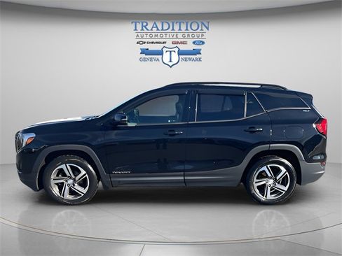 Used 2018 GMC Terrain SLT w/ Preferred Package image 2