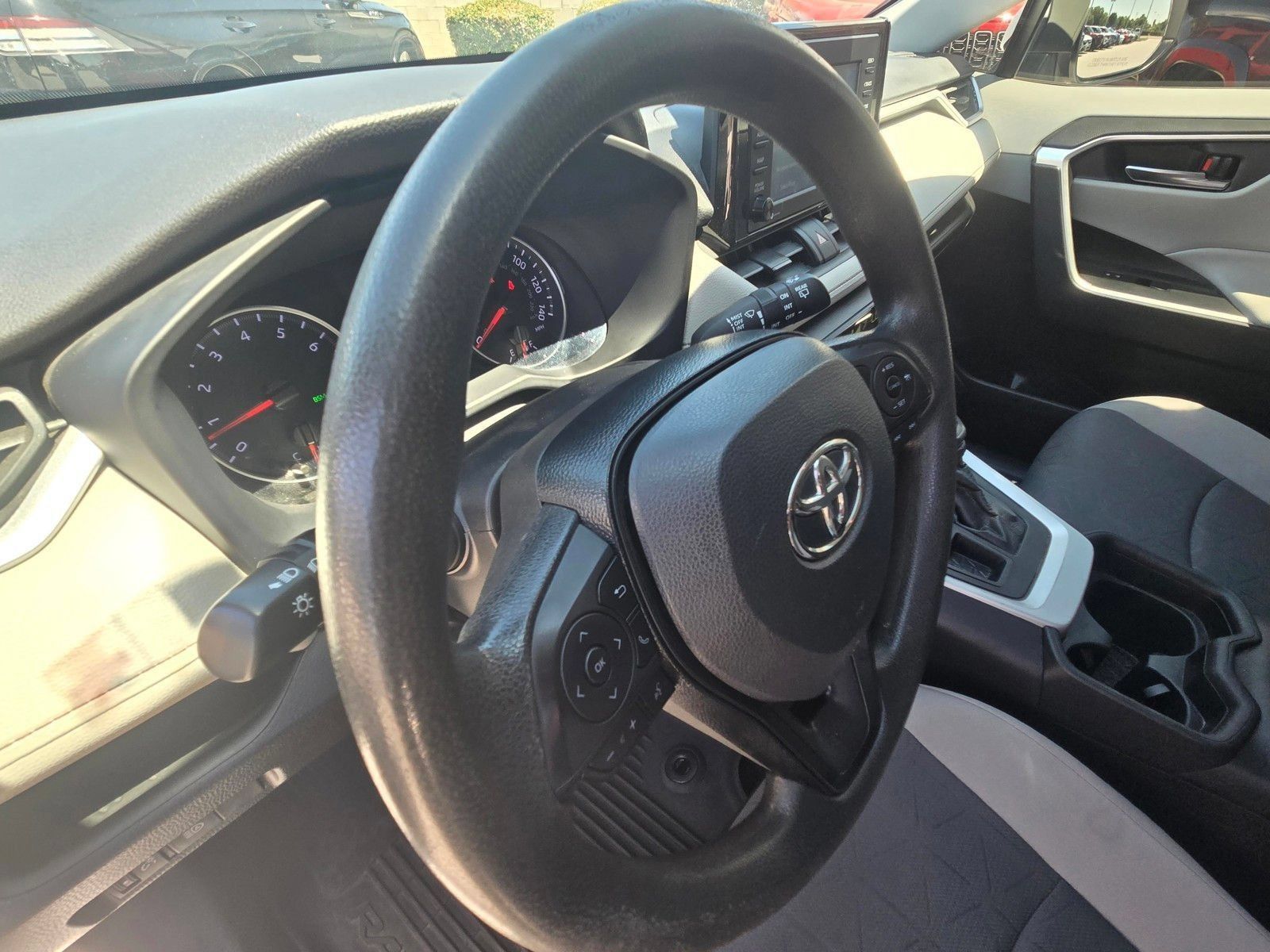 Used 2021 Toyota RAV4 XLE AWD/4WD image 12