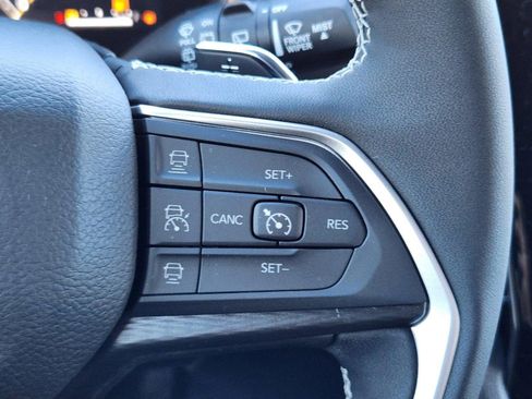 New 2025 Jeep Grand Cherokee Altitude image 24