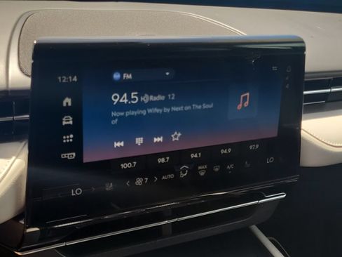 Certified 2025 Lincoln Nautilus Premier AWD/4WD image 20