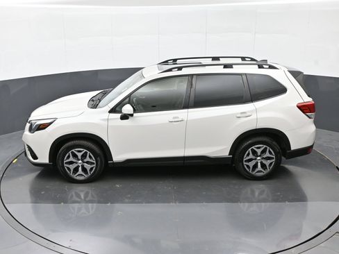 Used 2024 Subaru Forester Premium AWD/4WD image 37