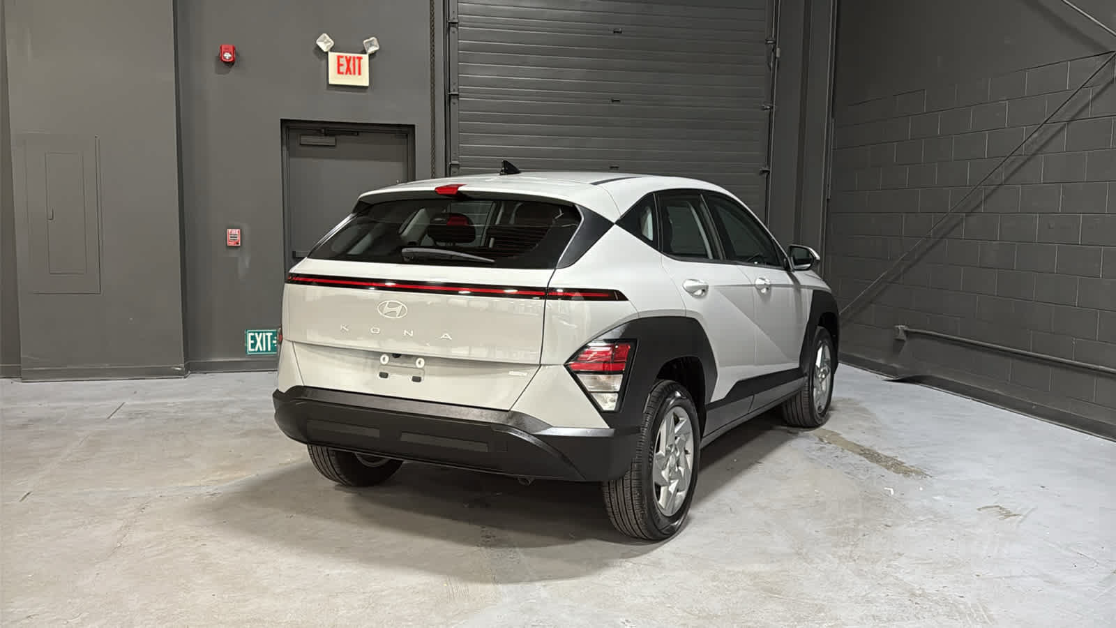 Used 2024 Hyundai Kona SE AWD/4WD image 4