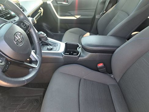 Used 2023 Toyota RAV4 SE AWD/4WD image 17