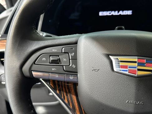 Used 2024 Cadillac Escalade ESV Premium Luxury AWD/4WD image 29