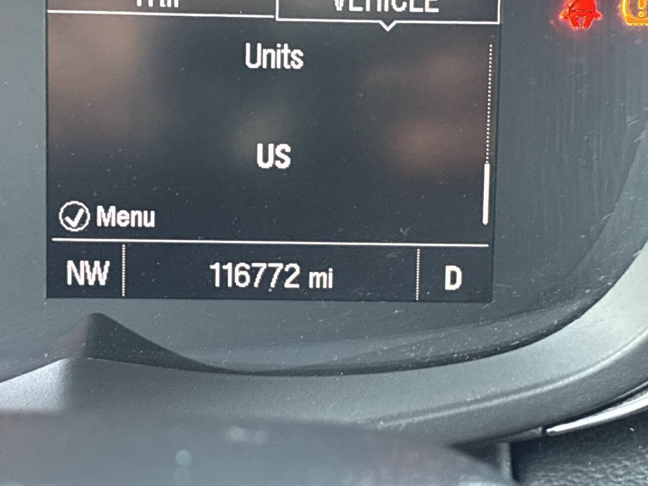 Used 2018 Chevrolet Trax LT w/ LT Convenience Package FWD image 4