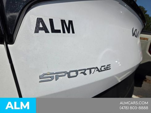 Used 2025 Kia Sportage LX FWD image 13