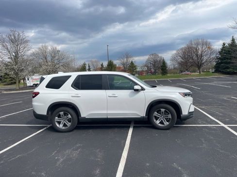 Certified 2025 Honda Pilot EX-L image 5