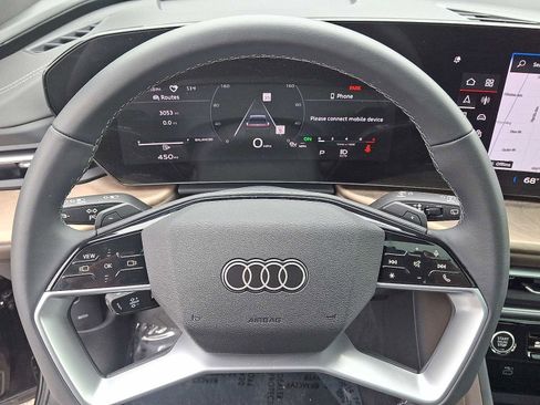 Certified 2025 Audi Q5 Premium w/ 19" Wheel Package AWD/4WD image 16